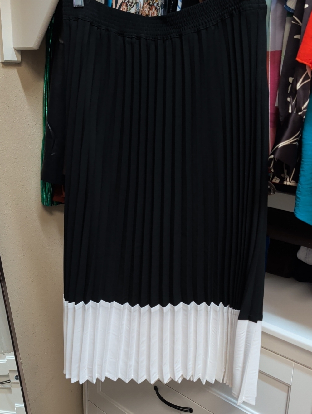 a new day Black and White Pleated Midi Skirt